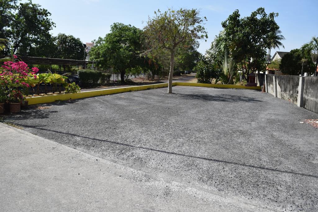 Hotel Sri Garden Sdn. Bhd. Kangar Eksteriør bilde